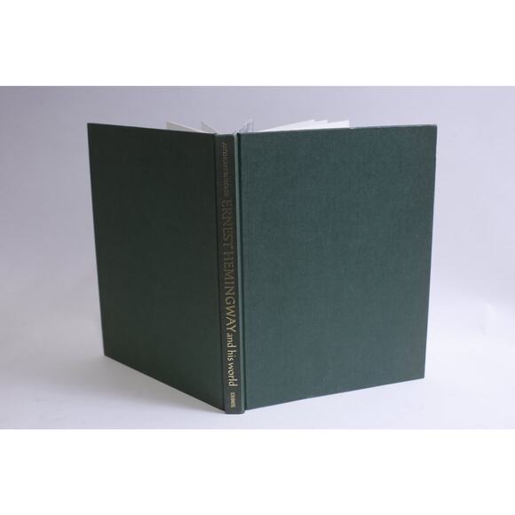 Ernest Hemingway His world, Book, Two dollars, Literary genius, 20th Century - Picture 1 of 5